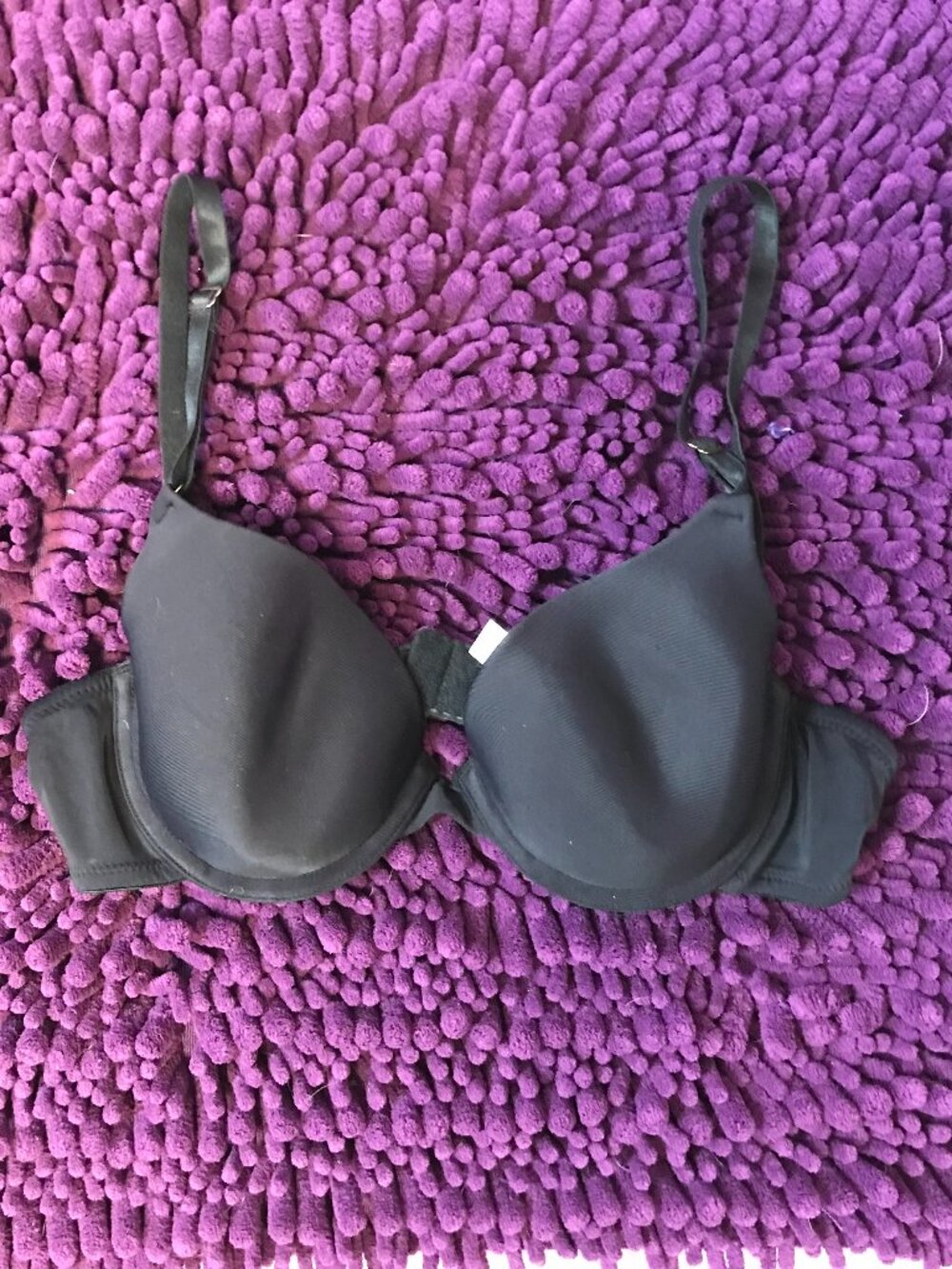 Victoria's Secret solid plain basic simple bra in black size 34A small.